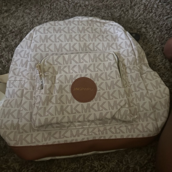 Backpack - Picture 2 of 7